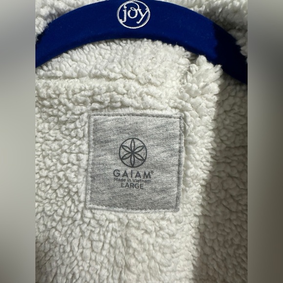 GAIAM COZY CARDINAL - Picture 2 of 3